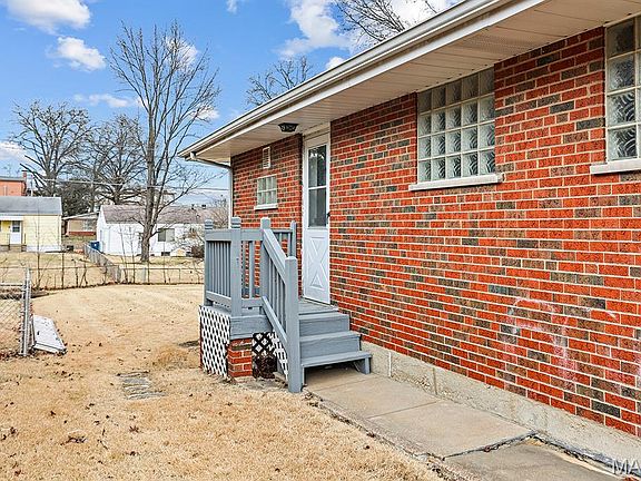 5th image of 9221 Shadydale Dr