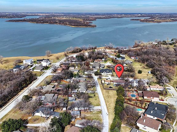 2nd image of 204 Alice Dr