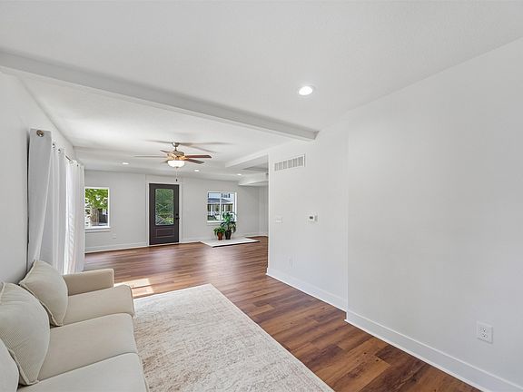 4th image of 1009 27th St