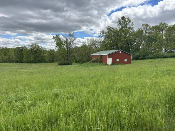 Half Moon Lake Rd, Hillsdale, MI 49242