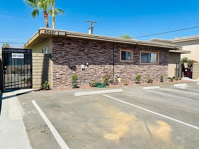 45421 Sunset Ln #B4 — Photo 8