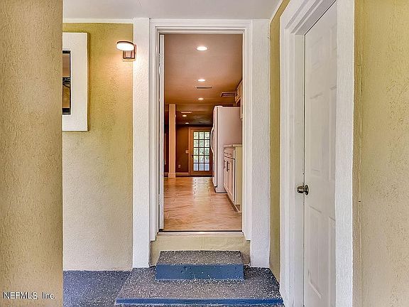FRONT PORCH ENTRY