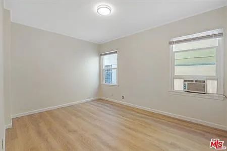 212 S Reeves Dr #4 — Photo 6