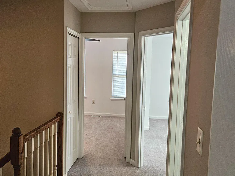 2346 Hazelwood Ct — Photo 13