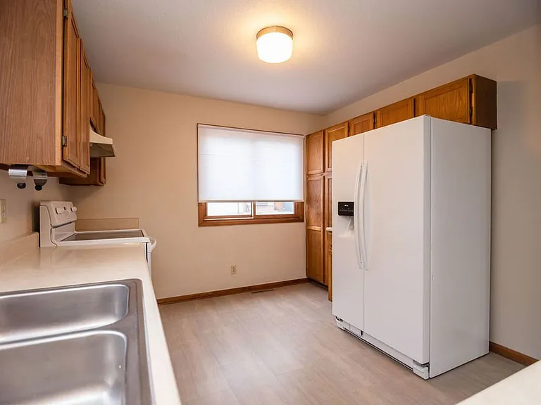 1937 Connecticut Dr — Photo 12