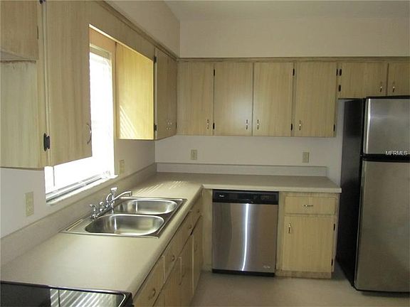 4th image of 661 W Juniata St #665