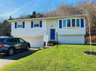 23 Sun Valley Dr, Glen Dale, WV 26038