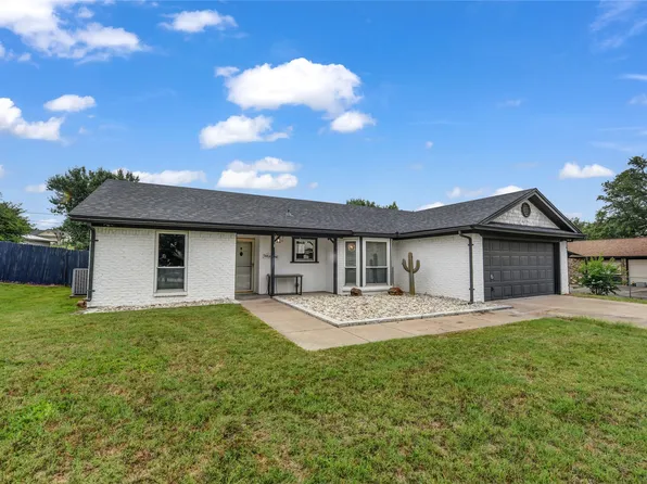 716 Vickie Dr, Azle, TX 76020