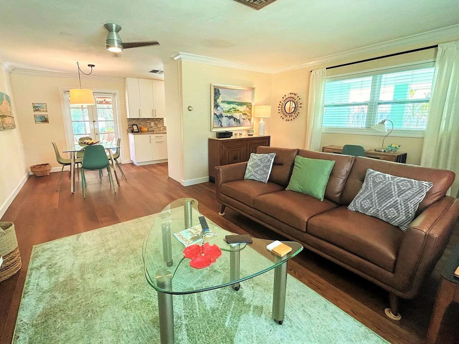 2 bed, 950 sqft, $3,000 — Photo 4