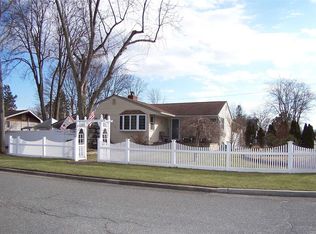 87 Tree Rd, Centereach, NY 11720