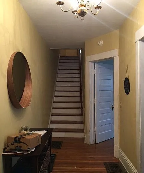 352 College Ave SE — Photo 2