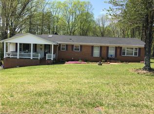 3750 Barnwell Dr, Winston Salem, NC 27105