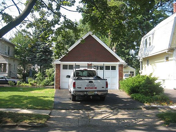 2-CAR GARAGE
