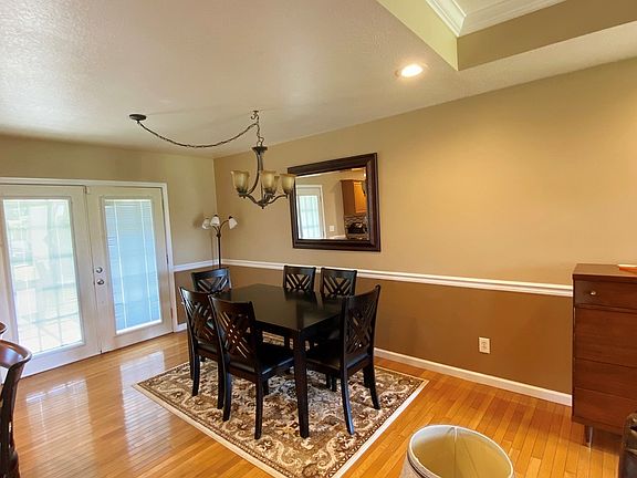 5th image of 106 Springbrooke Cir
