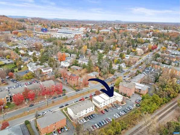 2100 Jefferson Park Ave APT 11, Charlottesville, VA 22903