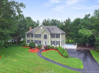 14 Megan Cir, Pelham, NH 03076