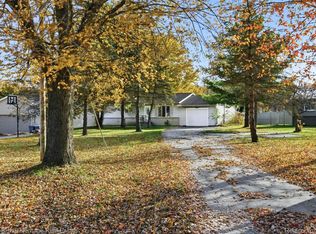 12215 Linden Rd, Linden, MI 48451