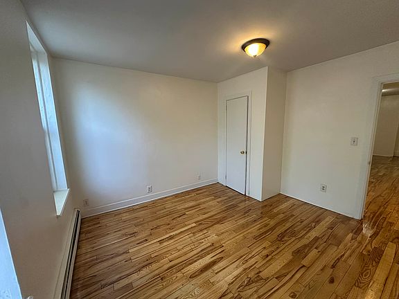 3rd image of 431 Marion St APT 2R