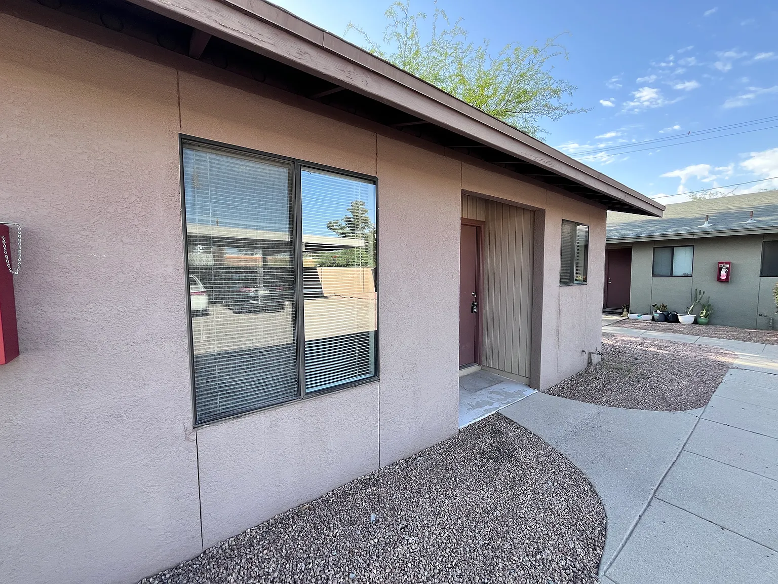2 bed, 745 sqft, $1,250 — Photo 2