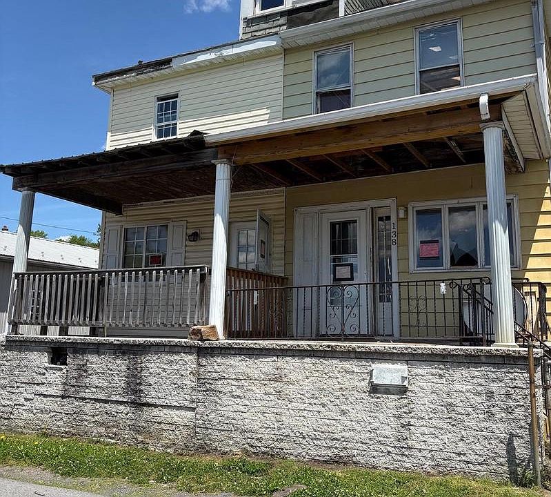 2nd image of 138 Railroad St