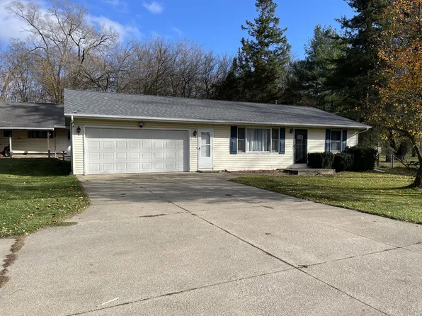 2913 S 3rd St, Niles, MI 49120