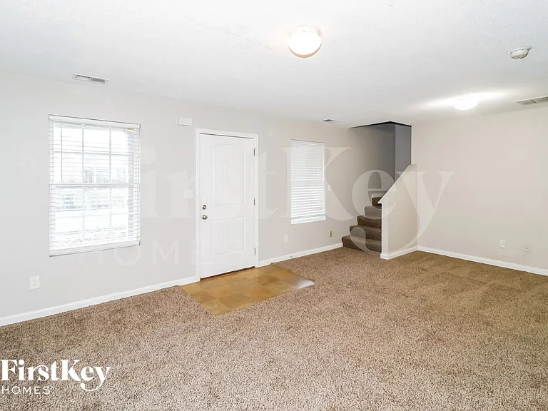 10225 Cottage Farms Dr — Photo 3