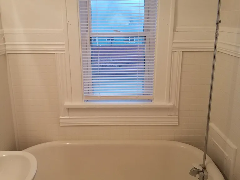 2708 Penn Ave N — Photo 5