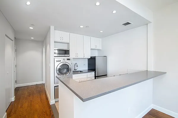 Rented by REAL New York | media 12