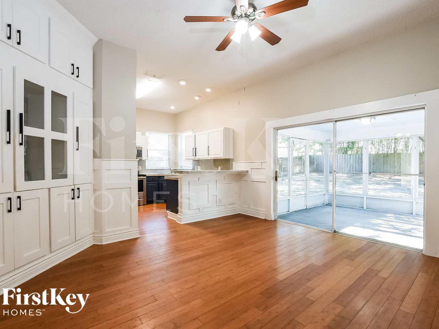 3 bed, 2.0 bath, 1625 sqft, $2,100 — Photo 4