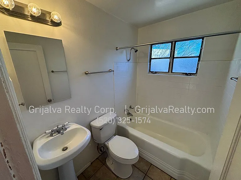3001-3015 E La Madera Dr — Photo 8