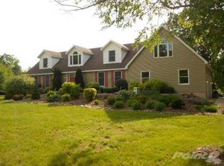 1016 Sylvan Rd, Chelsea, MI 48118