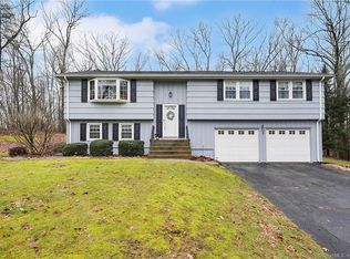 372 Geraldine Dr, Coventry, CT 06238