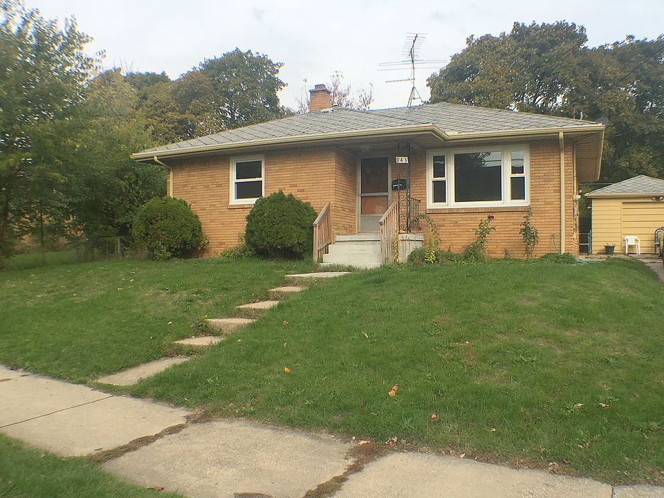 1st image of 943 4th St NW