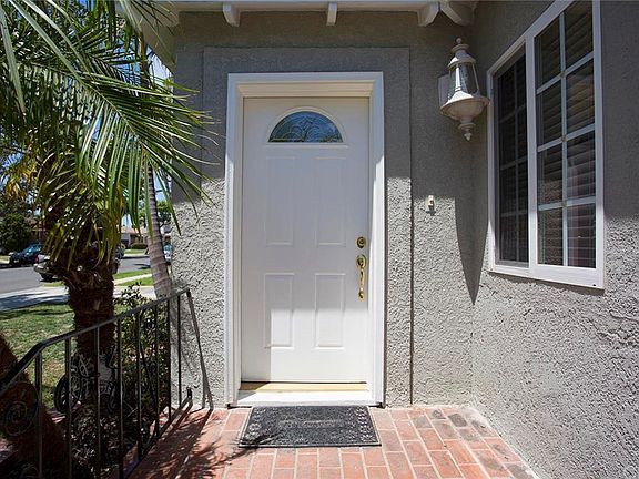 3rd image of 3436 Gaviota Ave