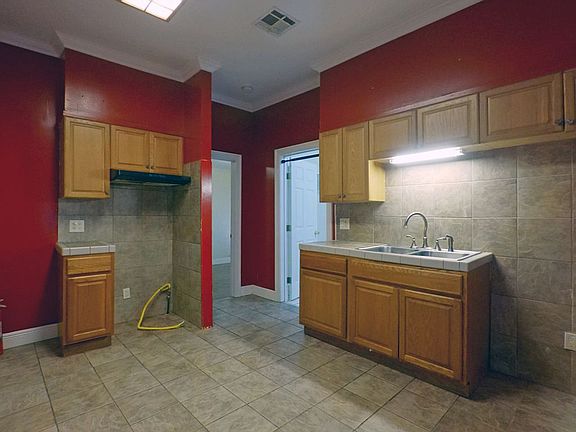 5th image of 522 Tupelo St