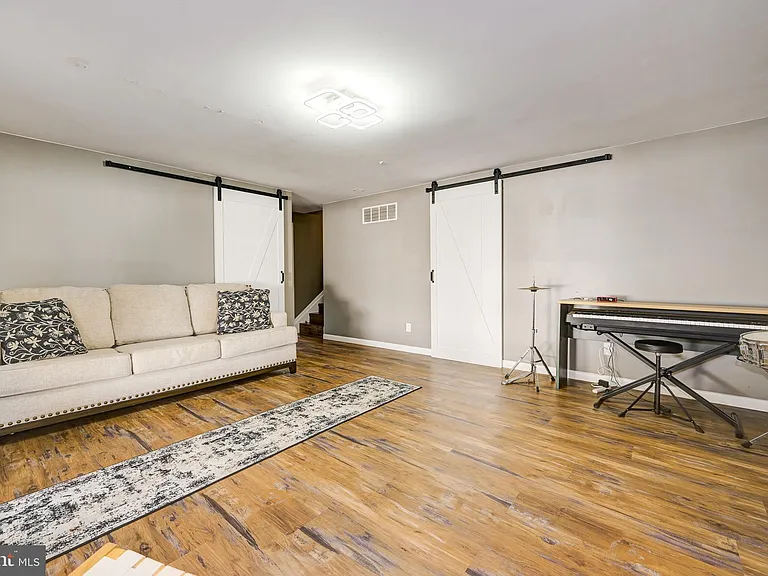 325 Juniper Dr — Photo 25