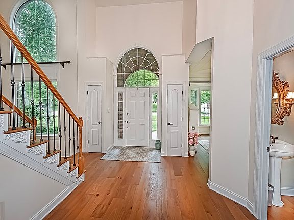 5th image of 906 Big Bear Ct