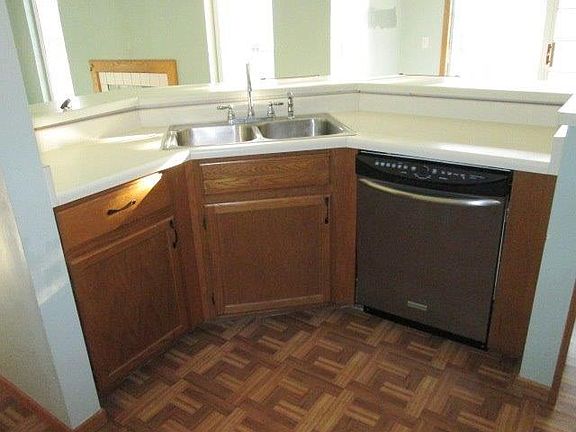 4th image of 1740 Woodland Cir
