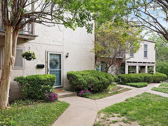3rd image of 3613 Las Colinas Dr APT C