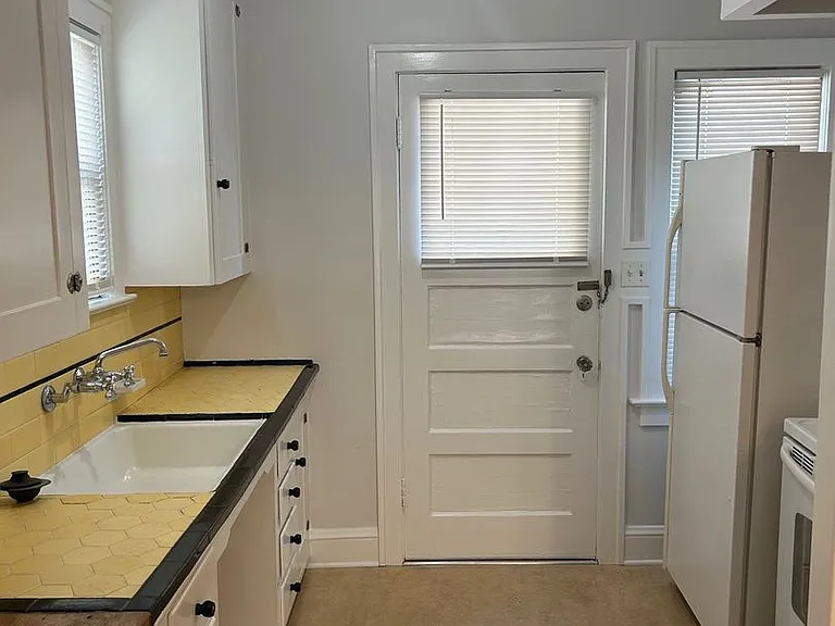 824 SE Peacock Ln — Photo 9
