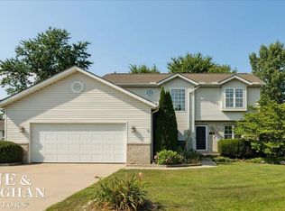 1010 Emerald Ct, Marysville, MI