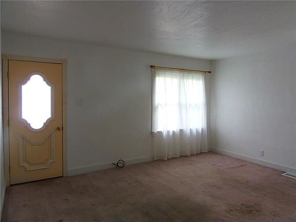 4th image of 203 Dombroski Ave