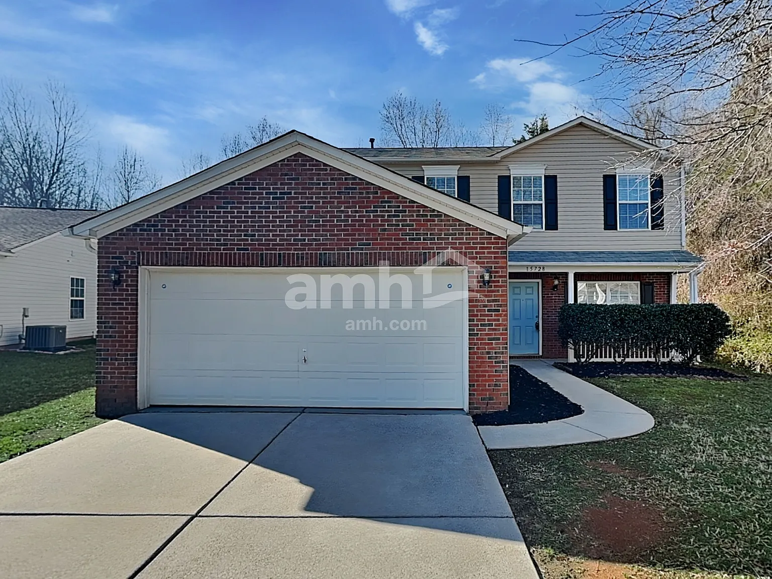 4 bed, 2.5 bath, 1817 sqft, $2,285 — Photo 1