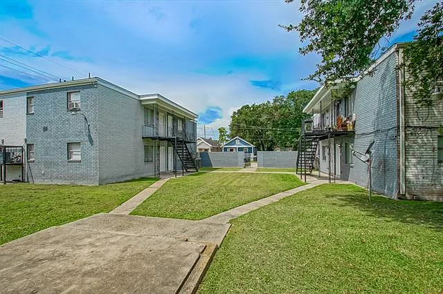 2 bed, 1.0 bath, 725 sqft, $1,200 — Photo 4