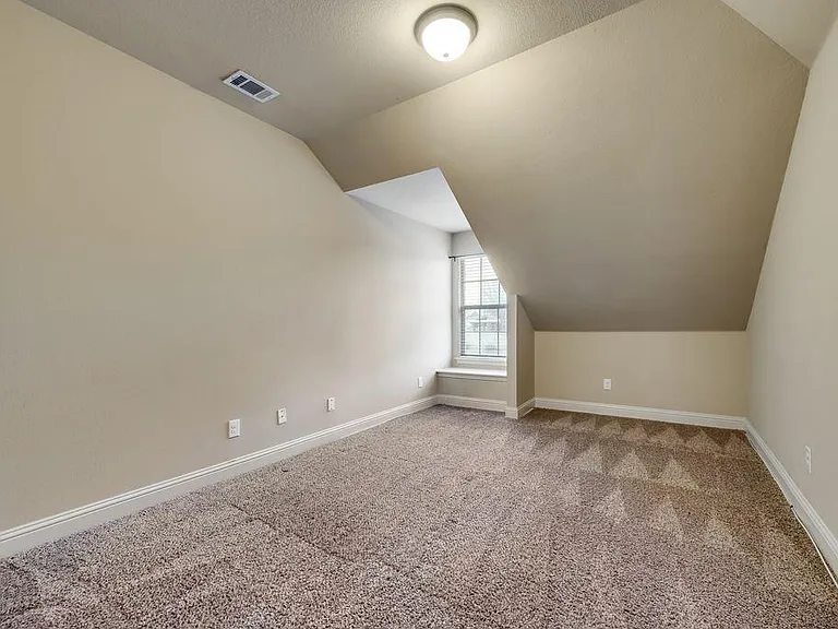 8408 La Fontaine Dr — Photo 12