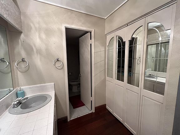 2nd image of 4302 Ocean Dr APT 41