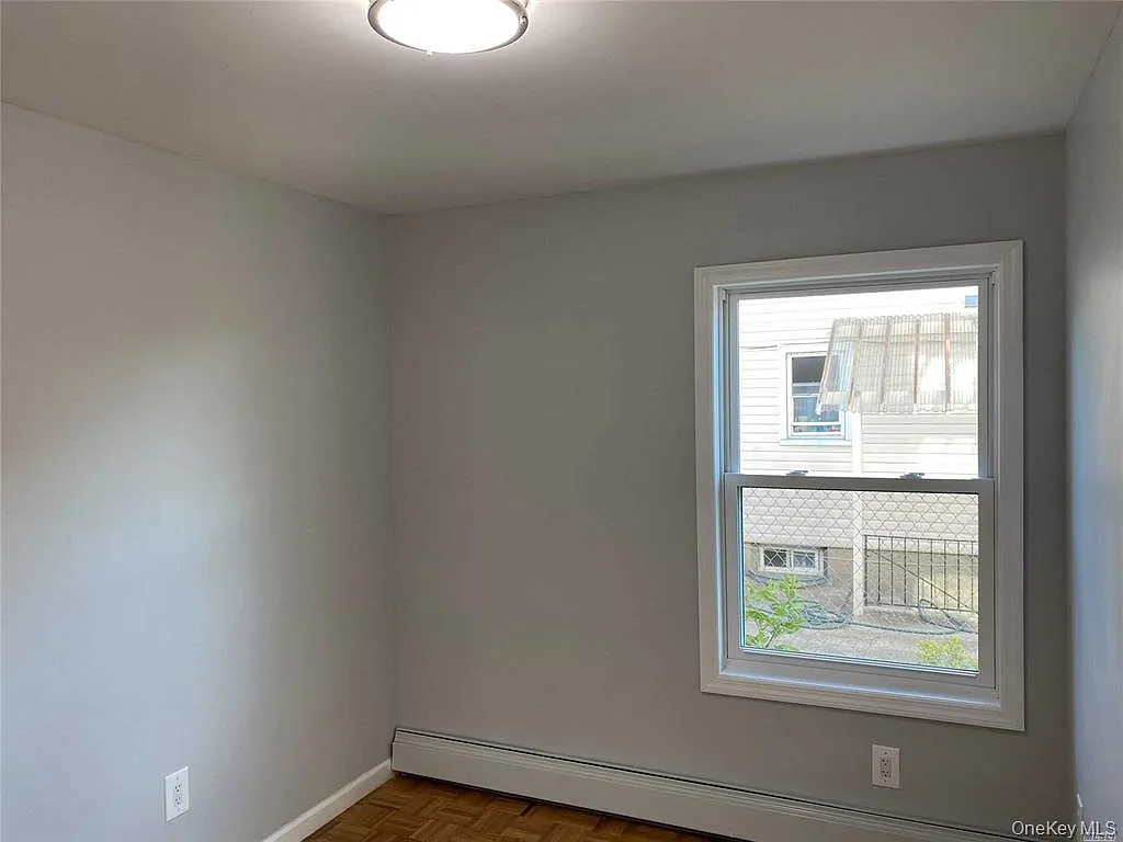 6 bed, 3.0 bath, 1800 sqft, $6,399 — Photo 2