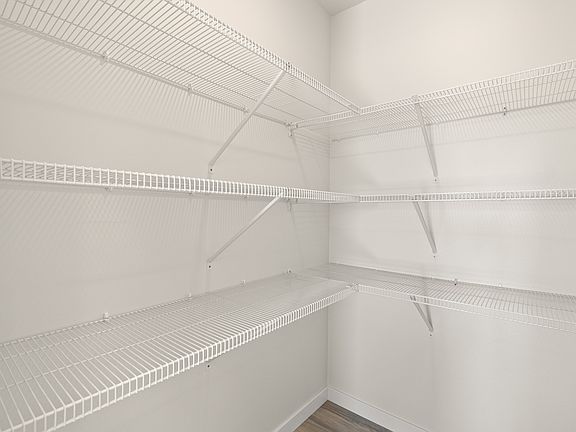 5th image of 1604 Aspen Ct #1604