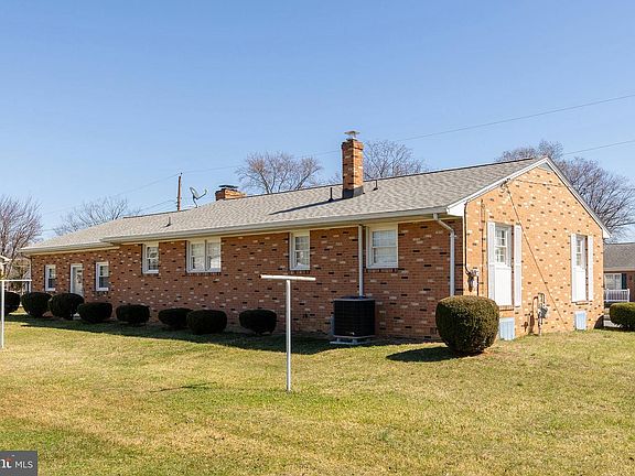 3rd image of 101 Molden Dr