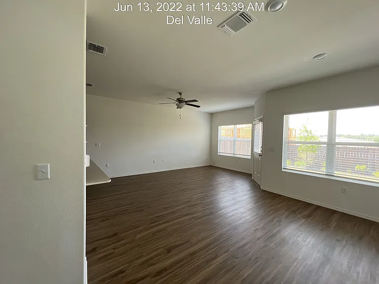 15209 Spruce Frost Cv #B — Photo 6